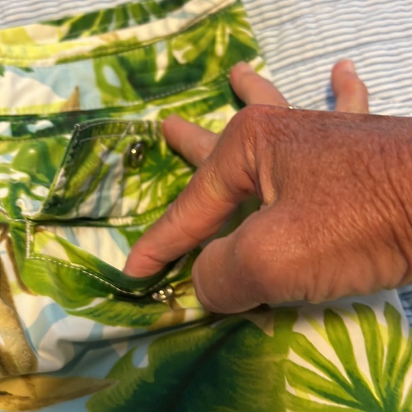 Women’s size 10 Liz Claiborne beachy pants pockets all around, 2 front, 2 back - Picture 7 of 7